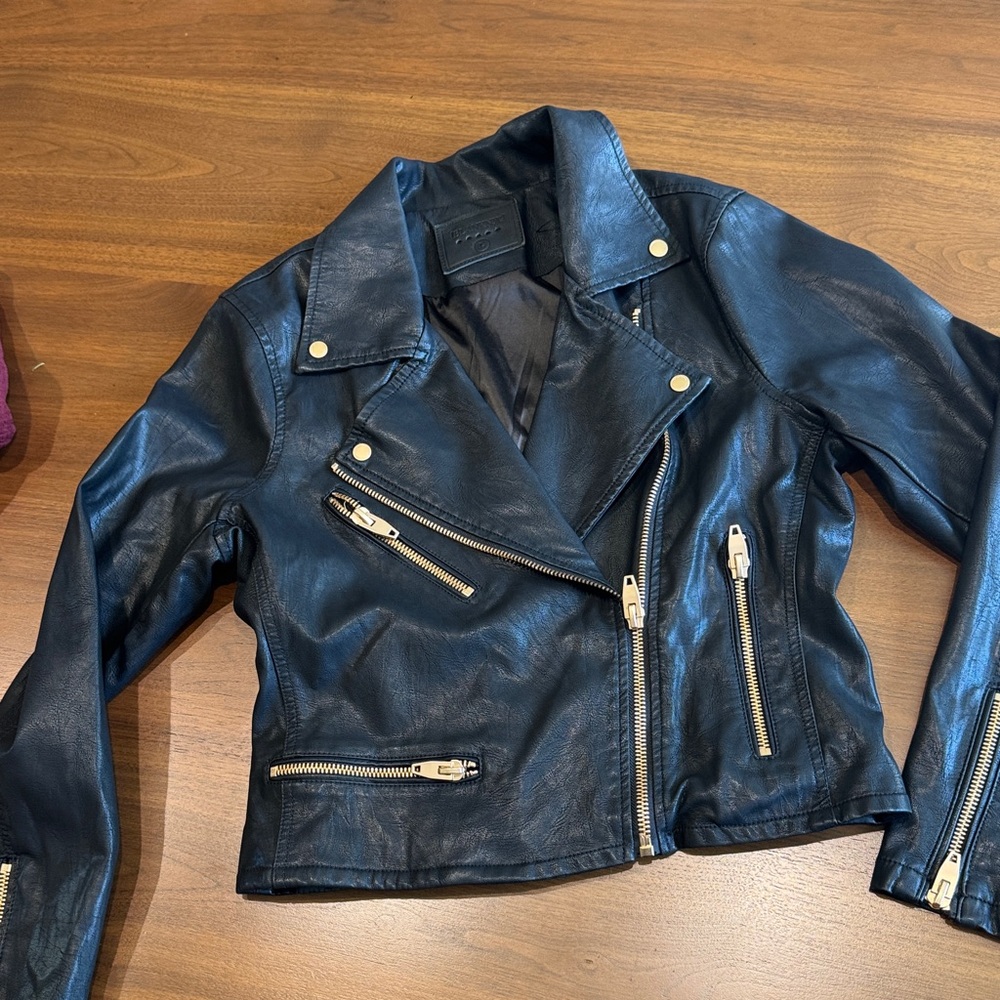 BLANK-NYC  VEGAN LEATHER JACKET